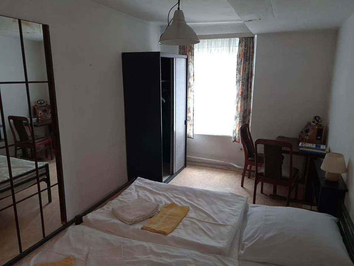 Altstadthotel Zum Goldenen Anker Lubeck Bed & Breakfast