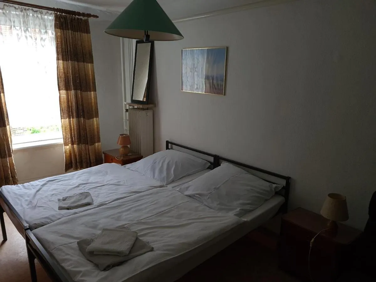 Bed & Breakfast Altstadthotel Zum Goldenen Anker Lubeck