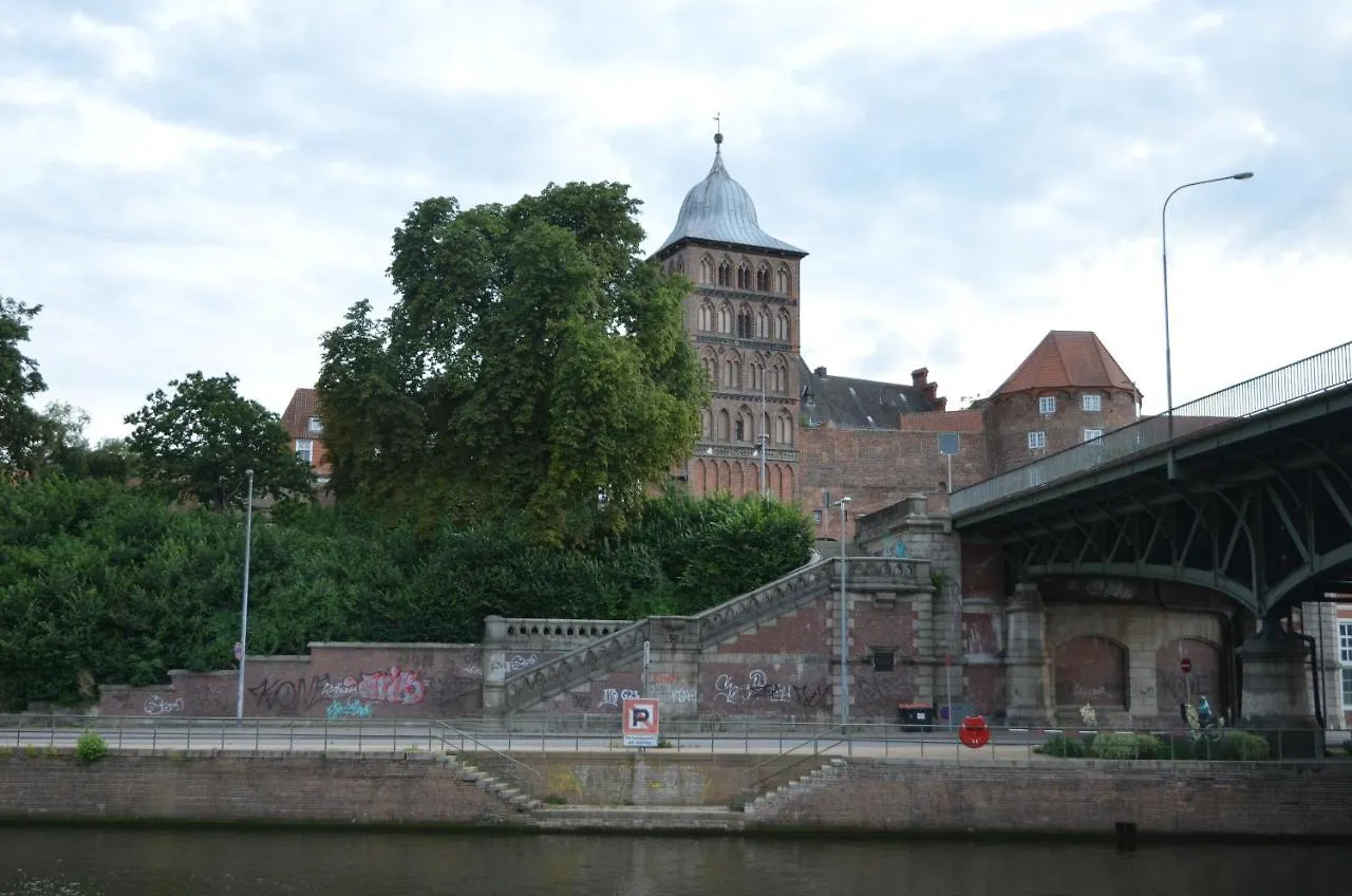 Bed & Breakfast Altstadthotel Zum Goldenen Anker Lubeck